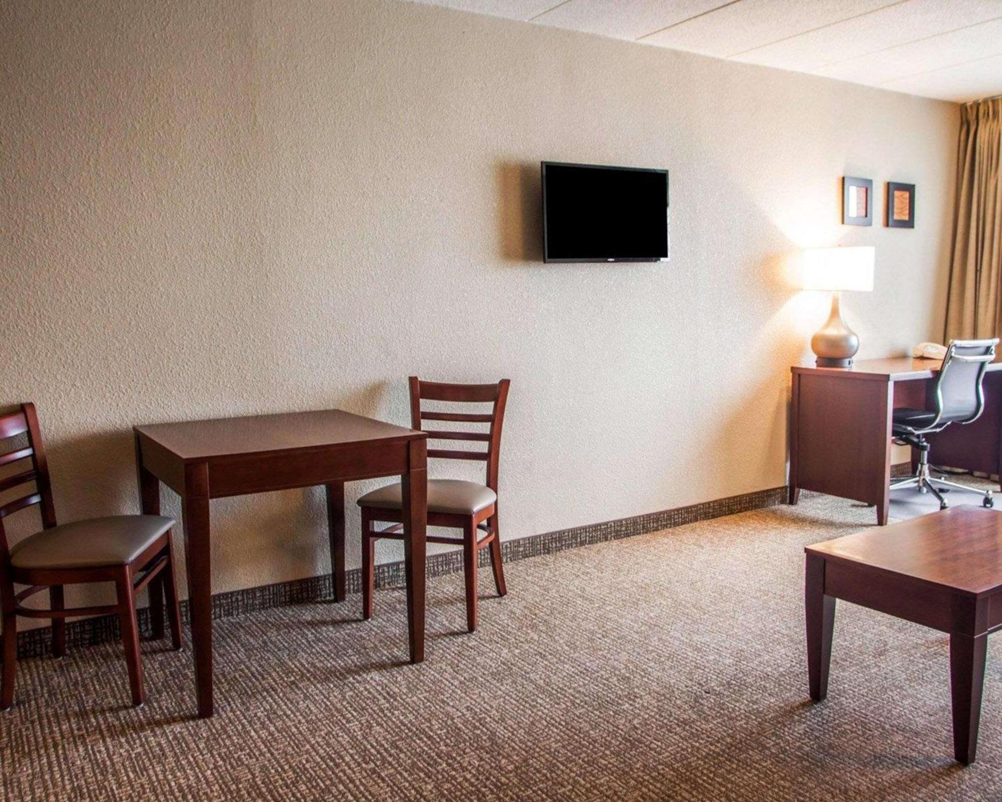 Quality Inn & Suites Orland Park - Chicago Ngoại thất bức ảnh