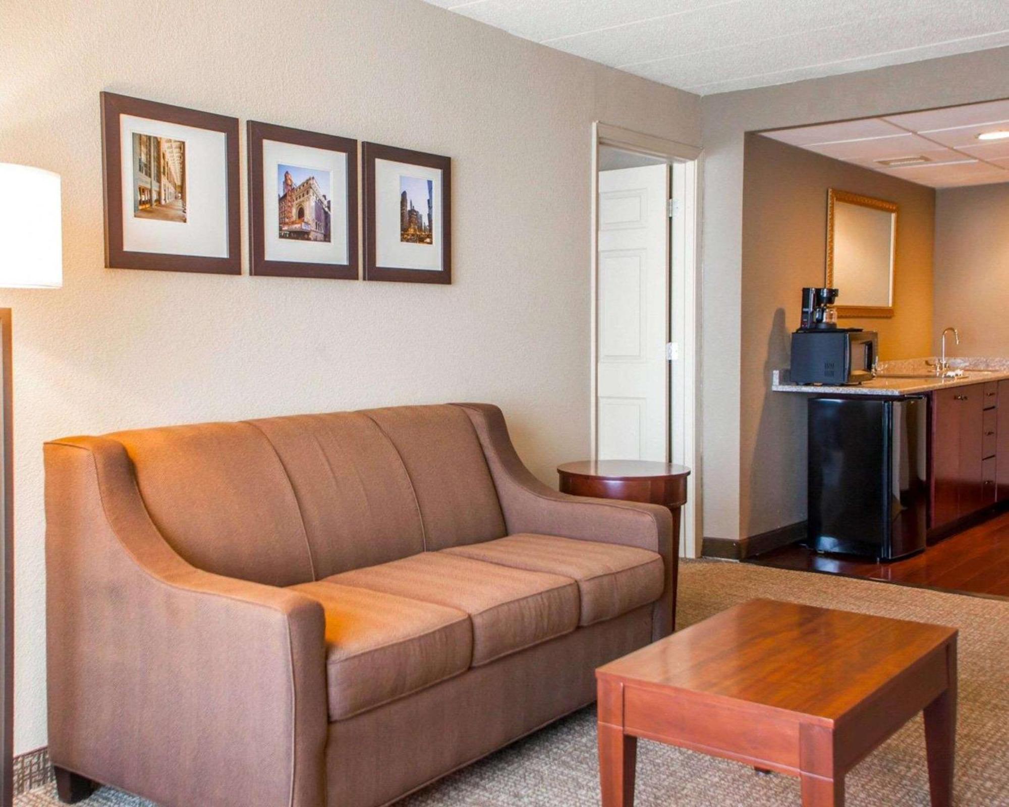 Quality Inn & Suites Orland Park - Chicago Ngoại thất bức ảnh