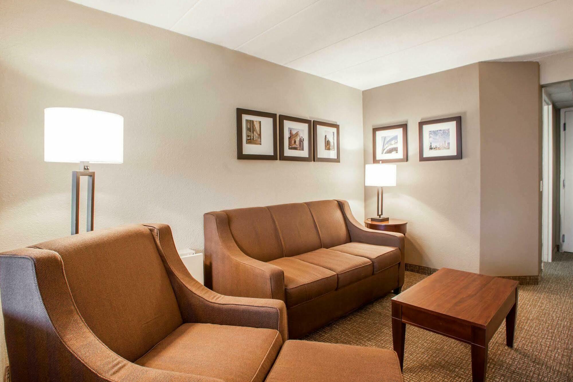 Quality Inn & Suites Orland Park - Chicago Ngoại thất bức ảnh